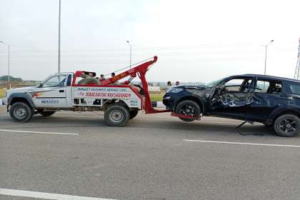 Manjeet Towing Services, Best Towing Service In Zirakpur, Top Towing Service In Zirakpur, 24 Hour Towing Service In Mohali, Towing Service near me, Tow Van near me 